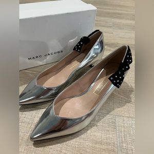 NIB Marc Jacobs Silver Black Bow Shoes Kitten Heels 38 8 M